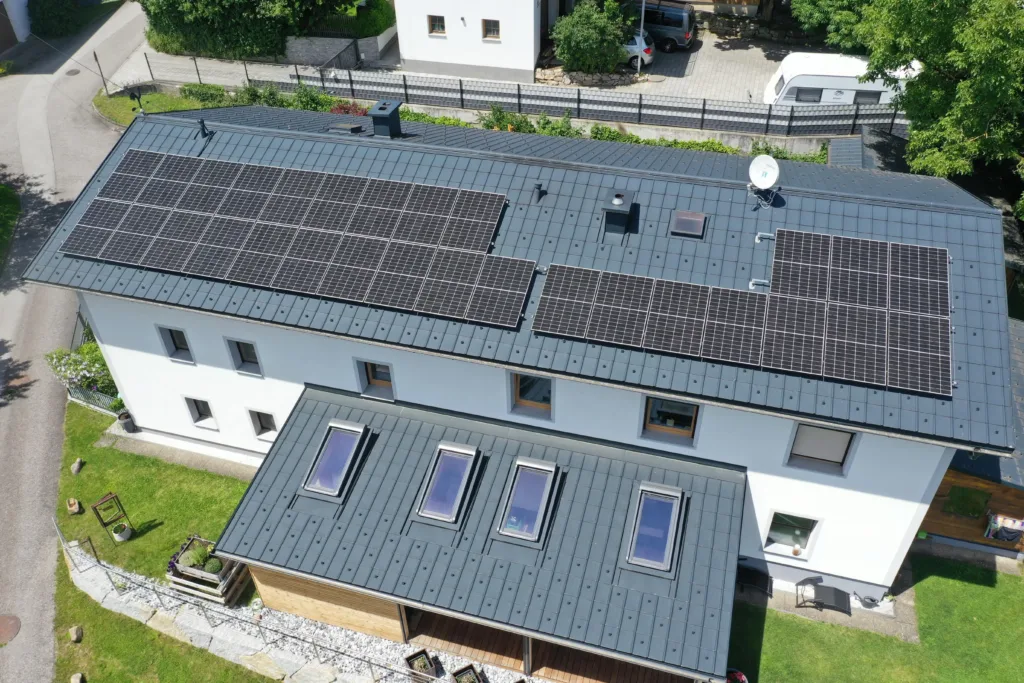 PV Anlage auf Prefa Metalldach in Gutau