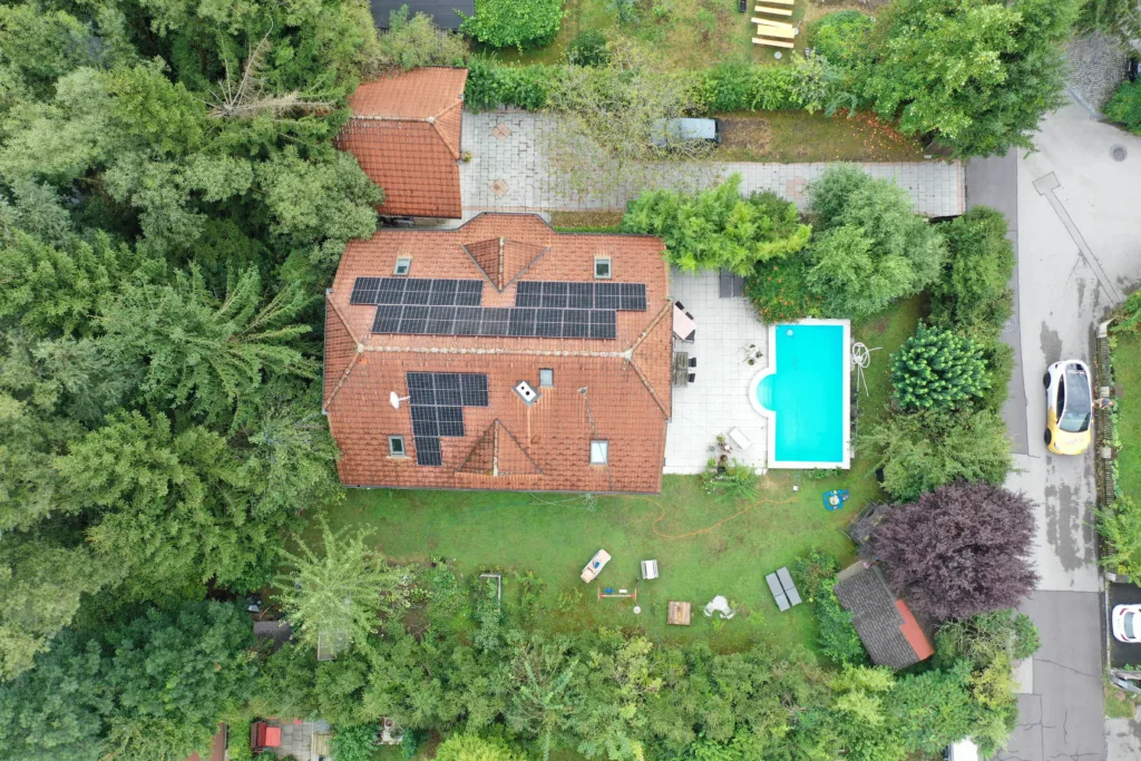 PV Anlage auf einem Ziegeldach in Katsdorf im Mühlviertel