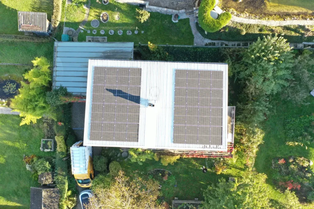 PV-Anlage in Wartberg ob der Aist im Mühlviertel auf einem Trapezblechdach